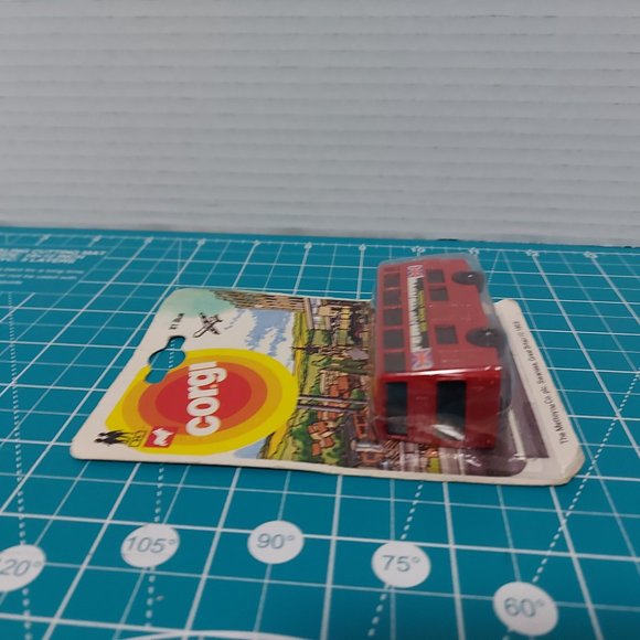 CORGI Metal London Bus Red 1:64 scale diecast NEW Vintage Mint on Card - Picture 4 of 4